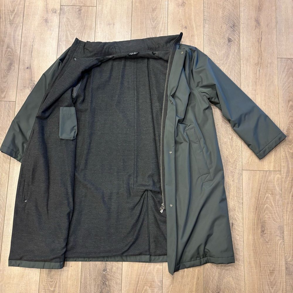 Hugo Boss Overcoat - Picture 4 of 12